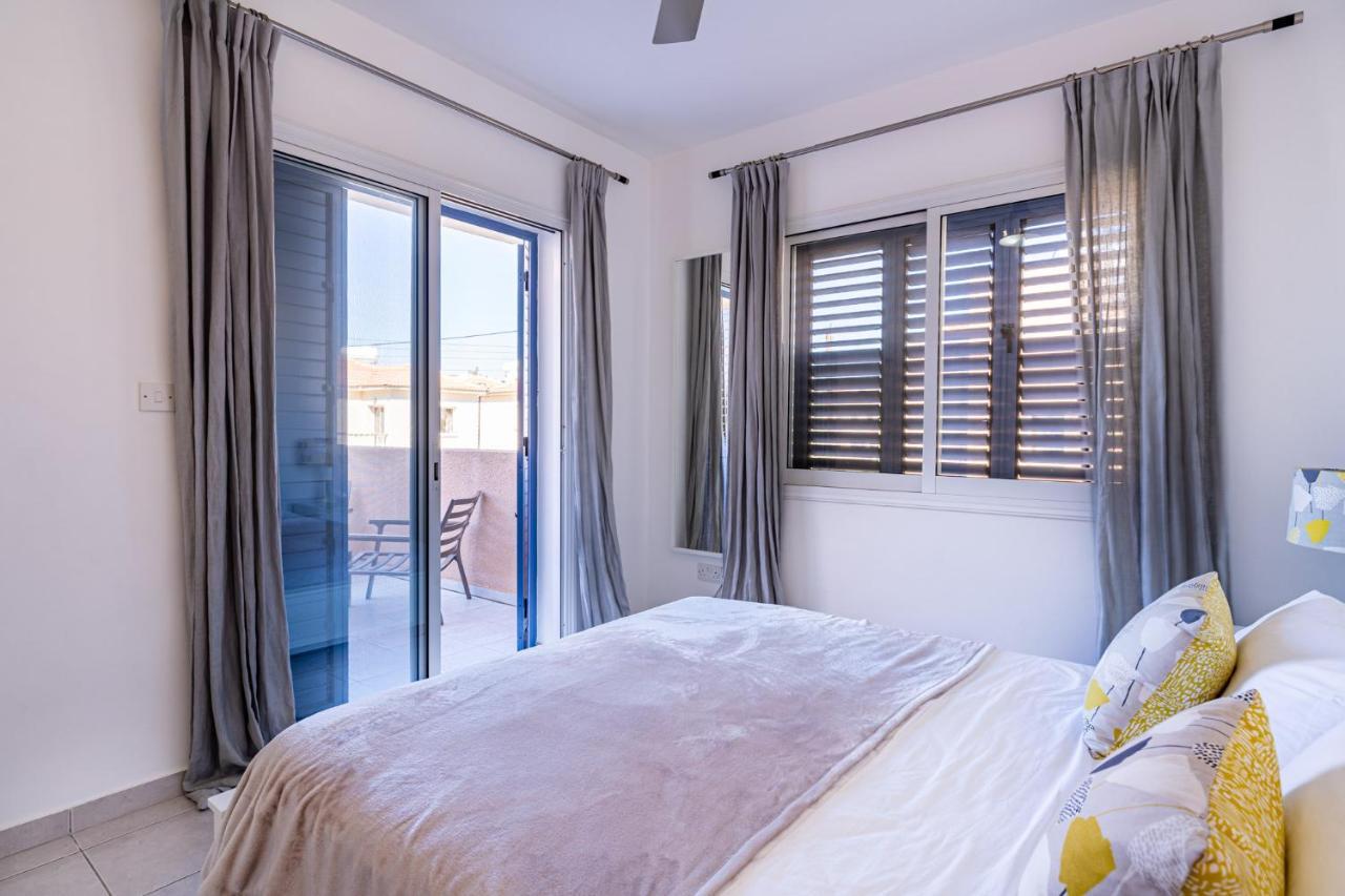 Summer Breeze Holiday Apartment With Pool Paphos Extérieur photo