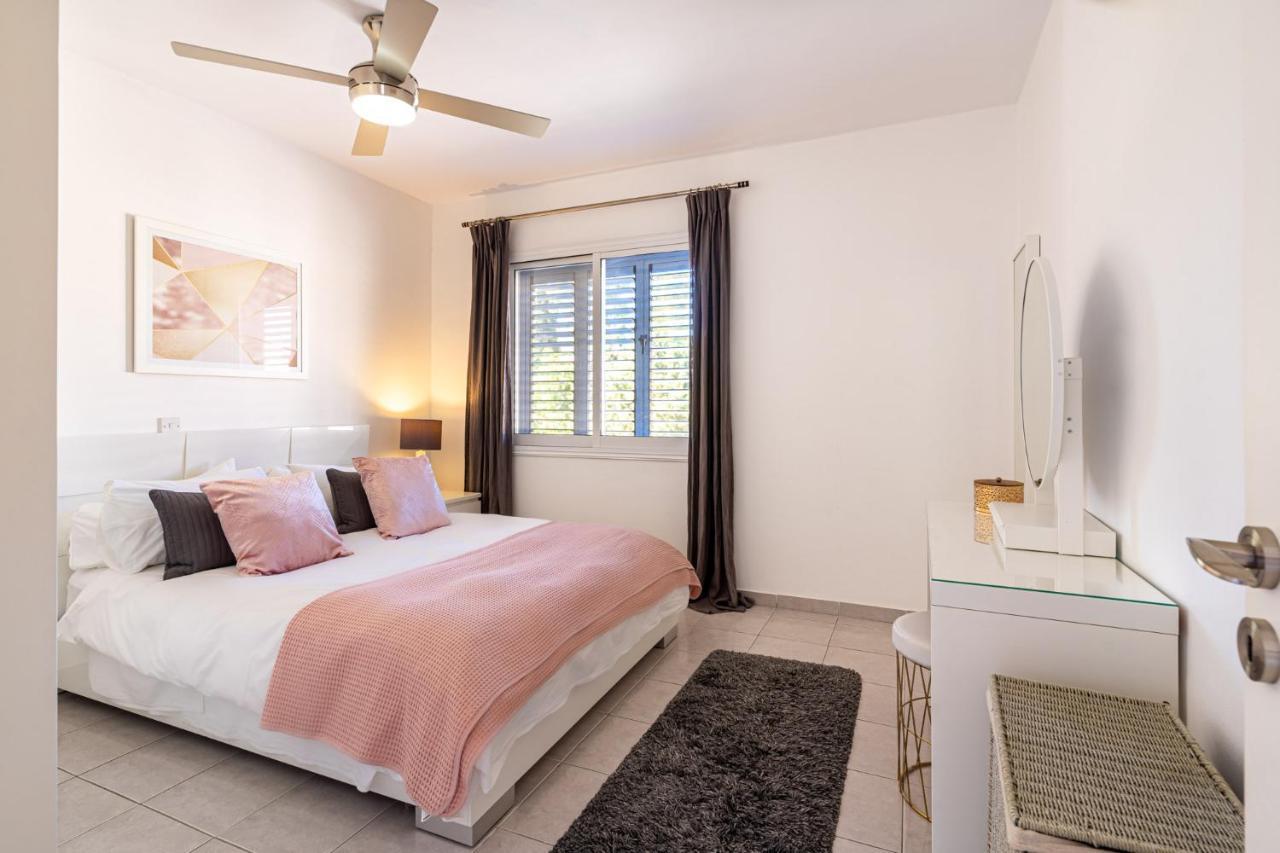 Summer Breeze Holiday Apartment With Pool Paphos Extérieur photo