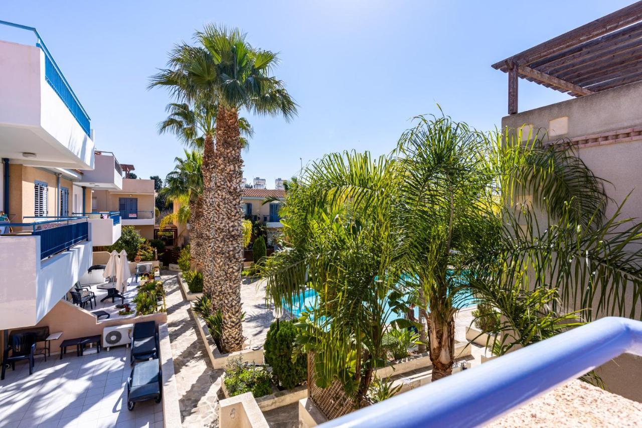 Summer Breeze Holiday Apartment With Pool Paphos Extérieur photo