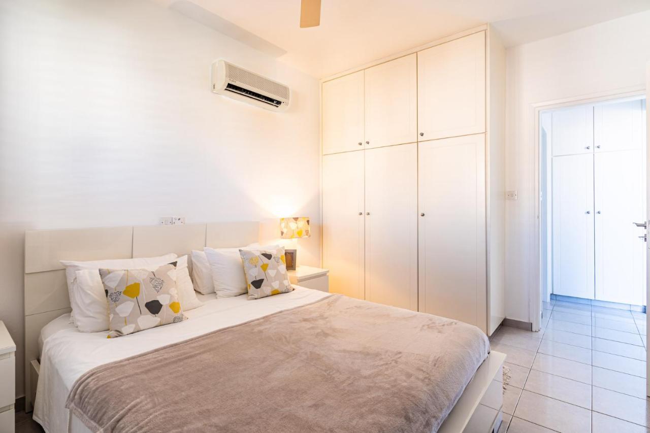 Summer Breeze Holiday Apartment With Pool Paphos Extérieur photo