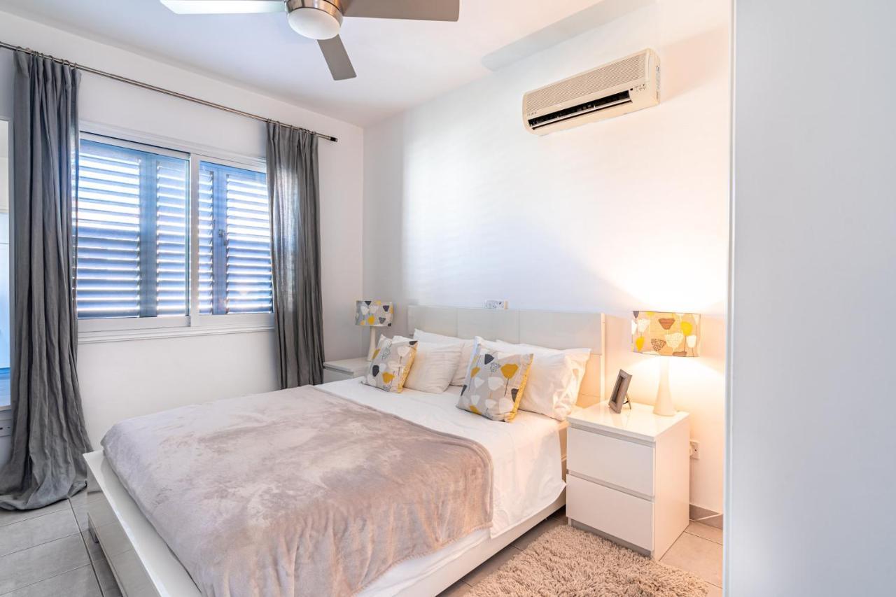 Summer Breeze Holiday Apartment With Pool Paphos Extérieur photo
